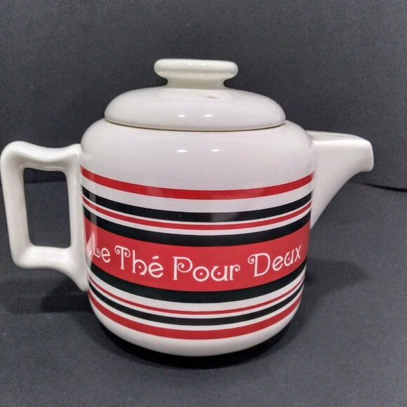 Tea for Two le the pour deux teapot, red white black teapot, made in Japan - Picture 4 of 10